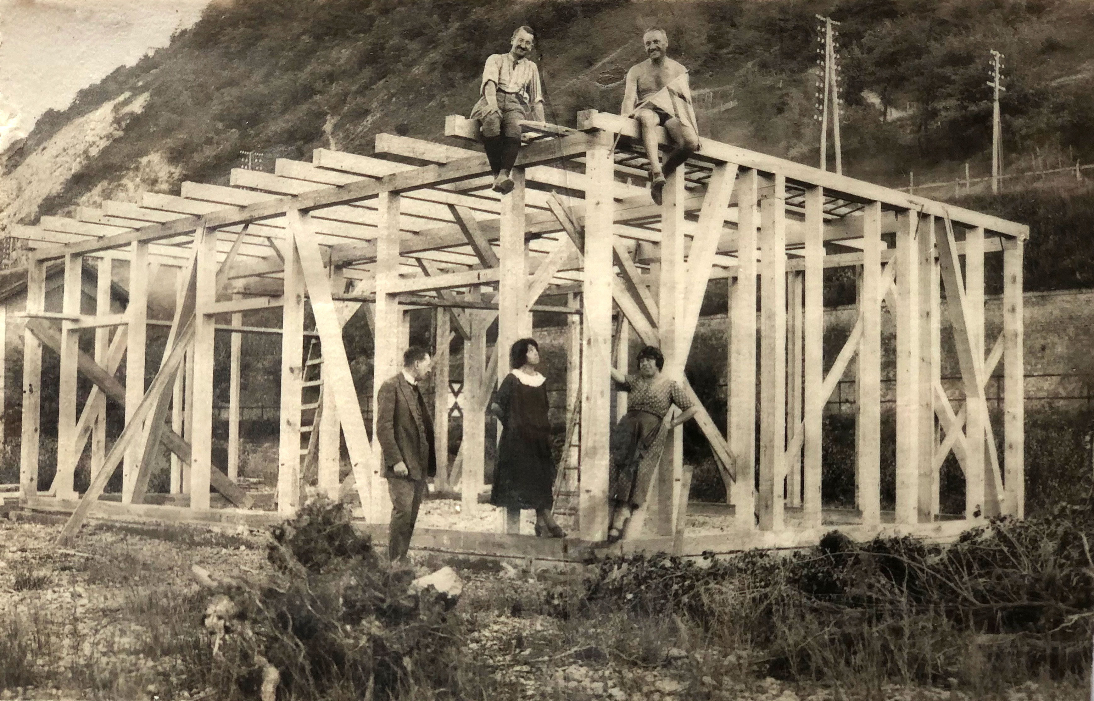 1924 Baubeginn des Mittelteils