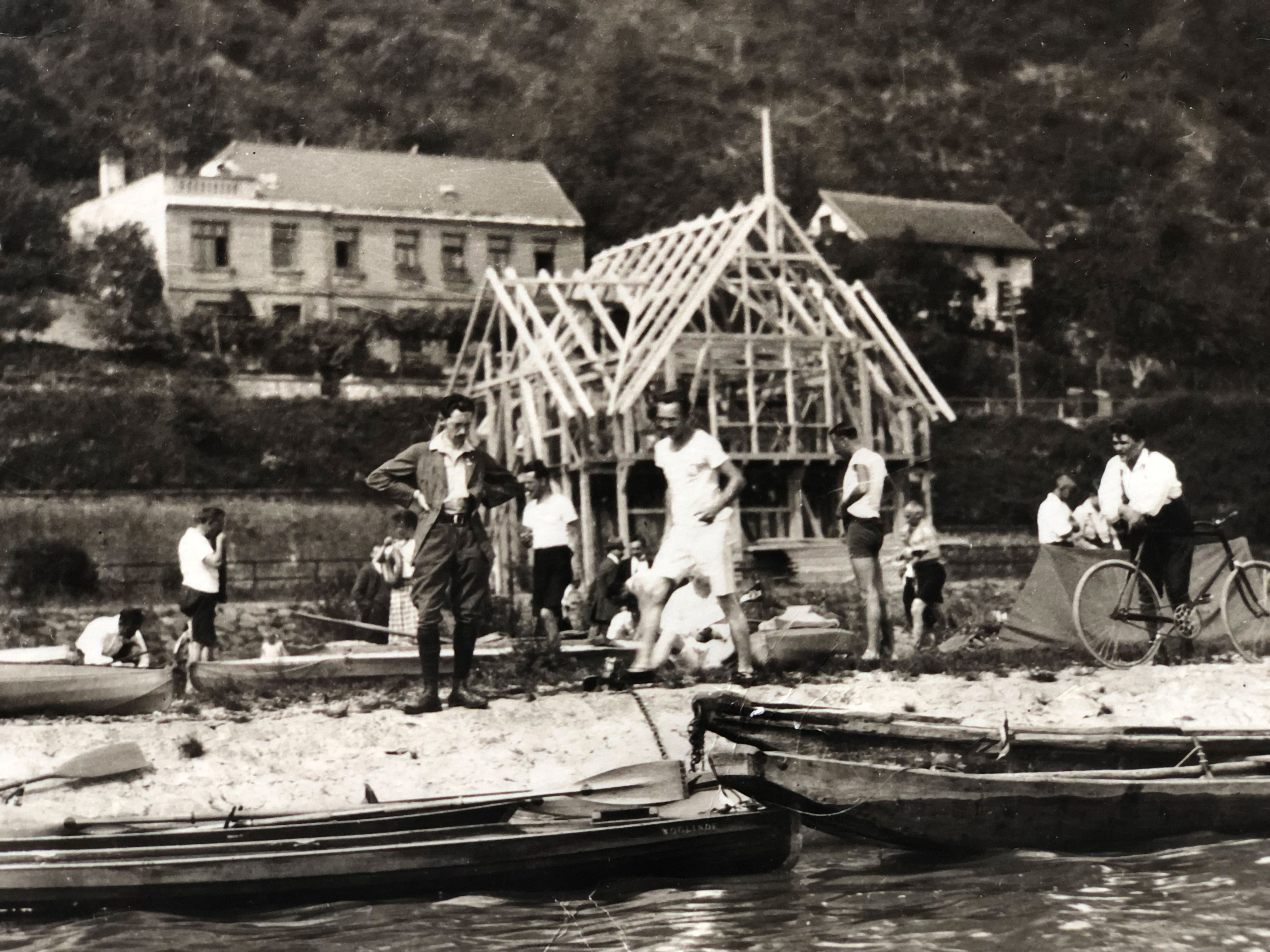 1924 Rohbau des Mitteltrakts